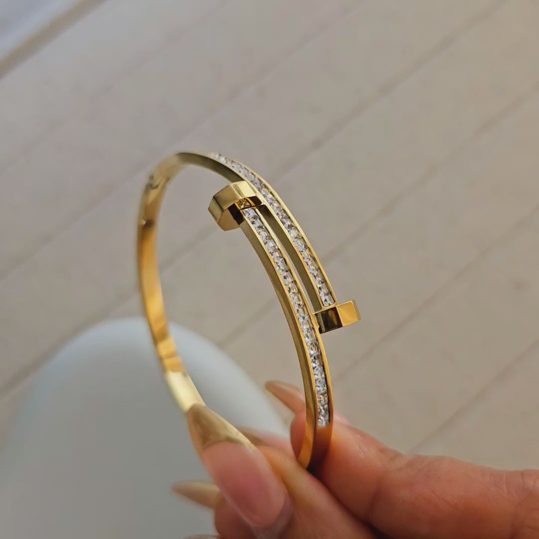 Premium SS Double-Headed Diamond Hand Cuff