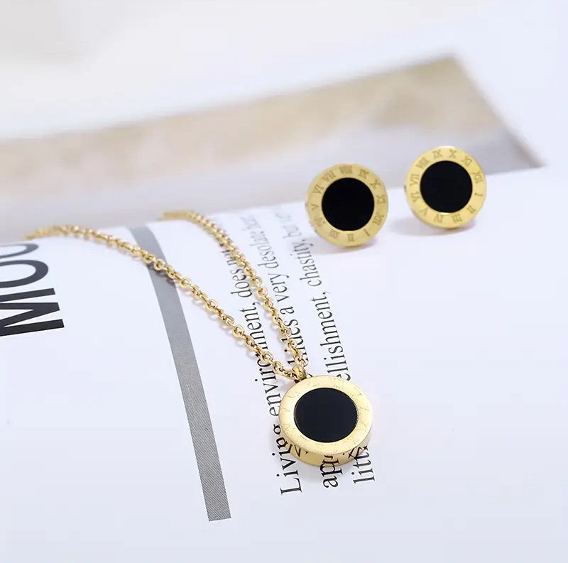 Gold Roman Numerals Pendant Set