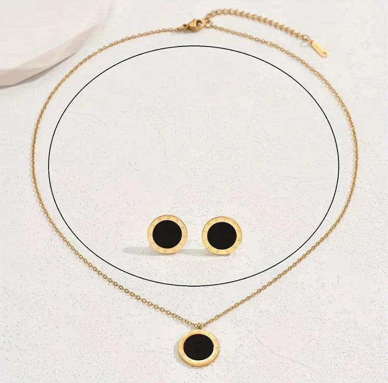 Gold Roman Numerals Pendant Set