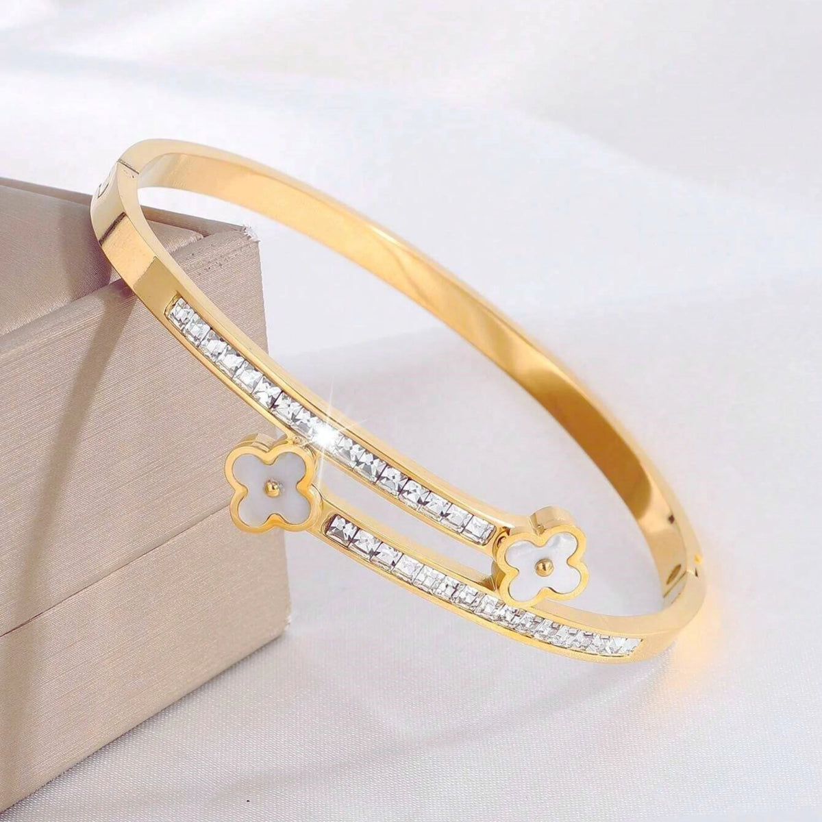 Premium SS Double-Ended Flower Hand Cuff