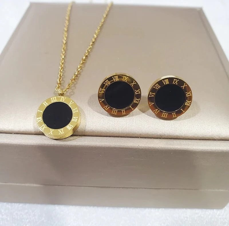 Gold Roman Numerals Pendant Set
