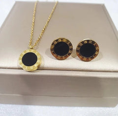 Gold Roman Numerals Pendant Set