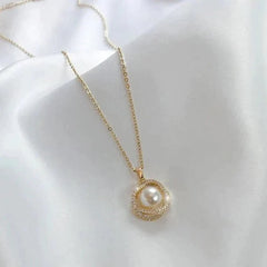 Pearl/Curb Chain Pendant
